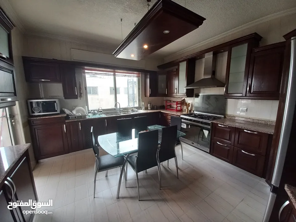 شقة مفروشة للإيجار 200م2 ( Property 15799 )-175072921