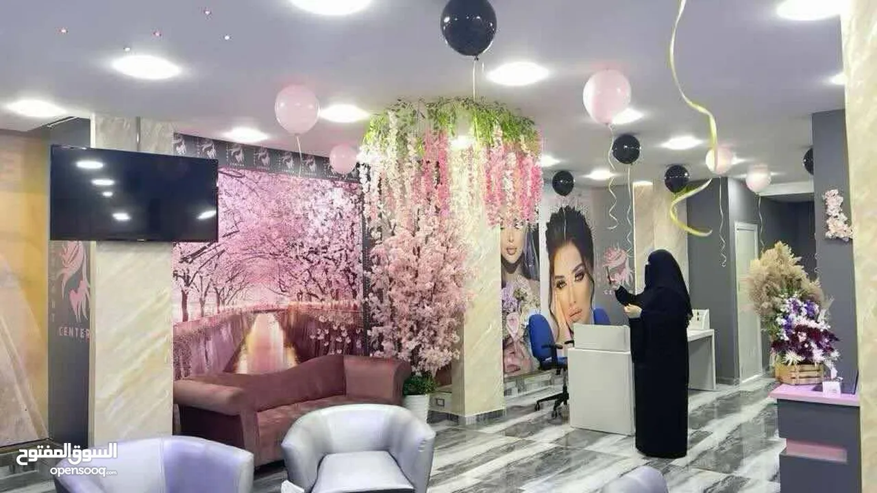 اغراض صالون نسائي للبيع في الزرقاء الحالة شبه جديد