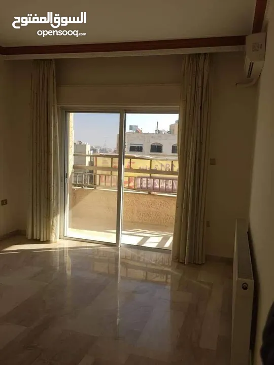 شقة للبيع في الرابية مطلة على شارع مكة