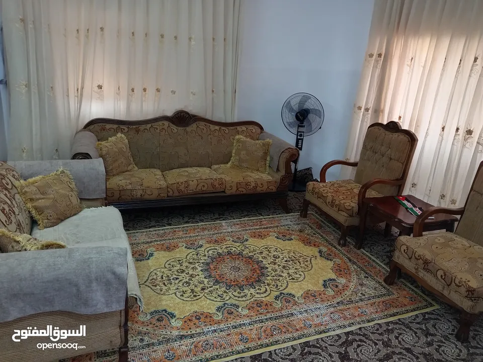 طقم كنب 7مقاعد مستعمل خشب زان حفر تفصيل وليس تجاري بحاله جيده