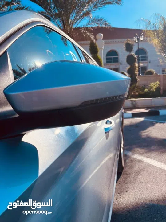 سياره سكودا كميك للبيع لون رمادي