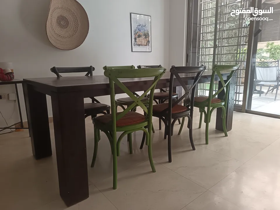 Dinning table + 6 chairs