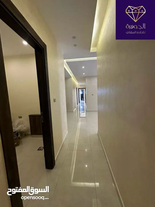 شقة شبه أرضية فخمه ومميزة لم تسكن لقطه وبسعر مغري جدا عرض خاص ع اخر شقة أرقى مناطق الجبيهة ام زويتنه