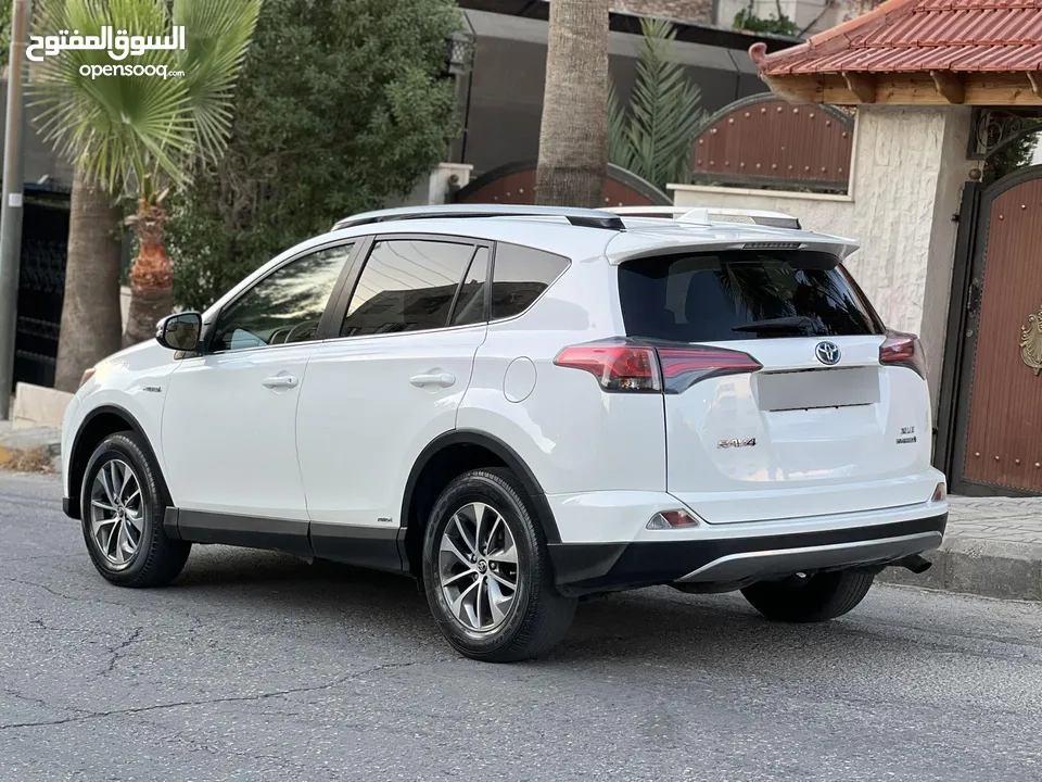 راف فور XLE موديل 2017 فحص كامل 7 جيد فُل اوبشن مع فتحة 4X4 بحالة الوكالة مميز للبيع