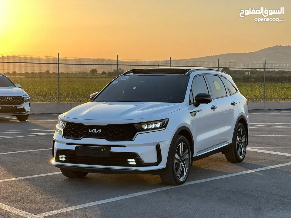 كايا سورينتو /2022 فل الفل  فتحة سقف بانوراما  4x4 ///240Hp بنزين + كهرباء  ( Haybrid) 1600cc