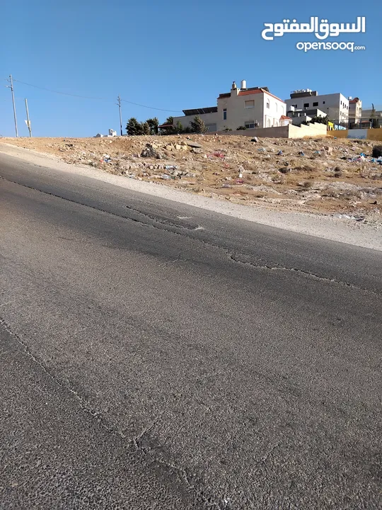 قطعة ارض للبيع حوض عيون الذيب تقع بين فلل و مستوية من المالك قربيه من مسجد الصرفند