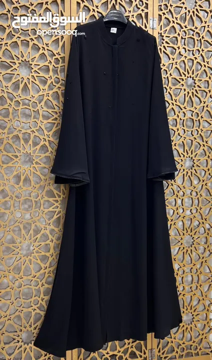 ‏يوجد لدينا أجمل من العبايات و ولما المطرزات