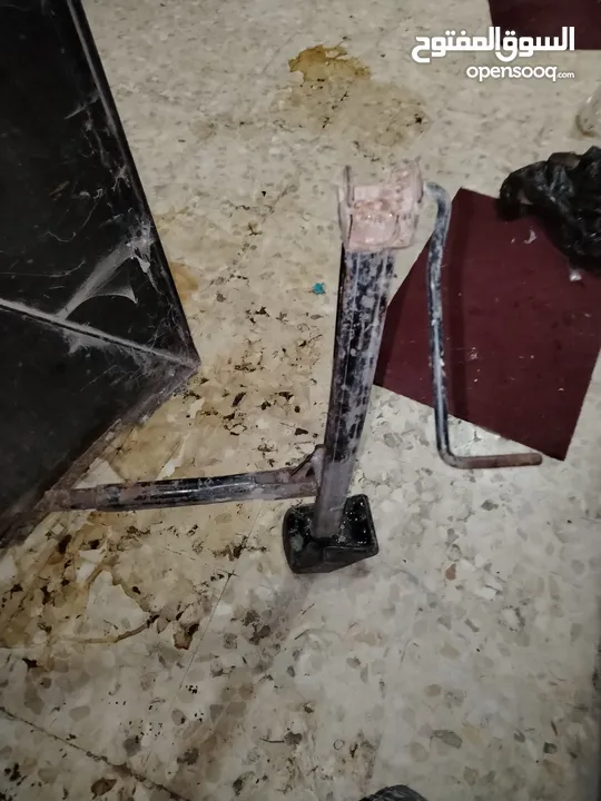 رافع سياره ومفتاح عجل