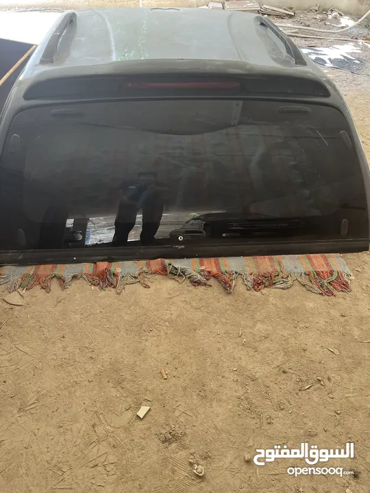 نيسان نيفارا