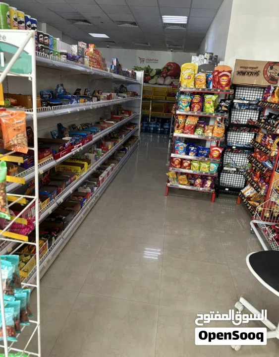 بقاله  في عجمان