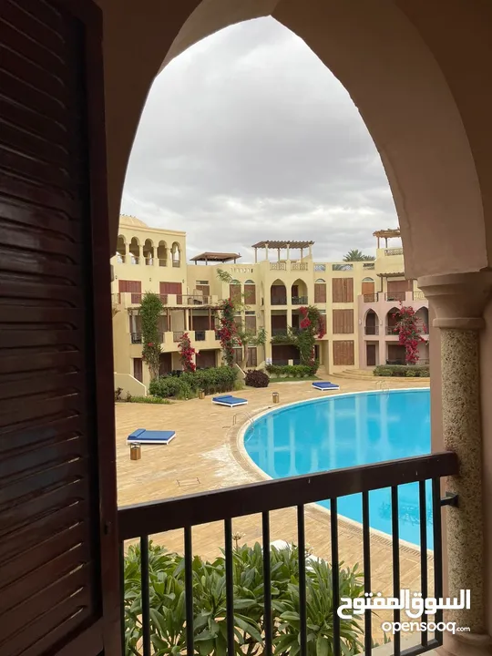 احجز عطلتك الآن في أجمل شاليهات العقبة داخل منتجع التالا بي