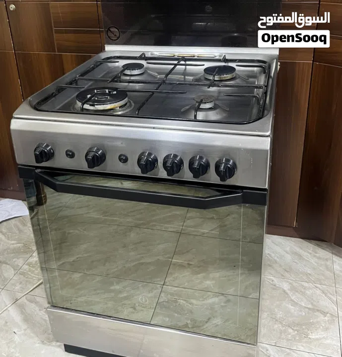 للبيع فرن مقاس 60/60في حاله ممتازه