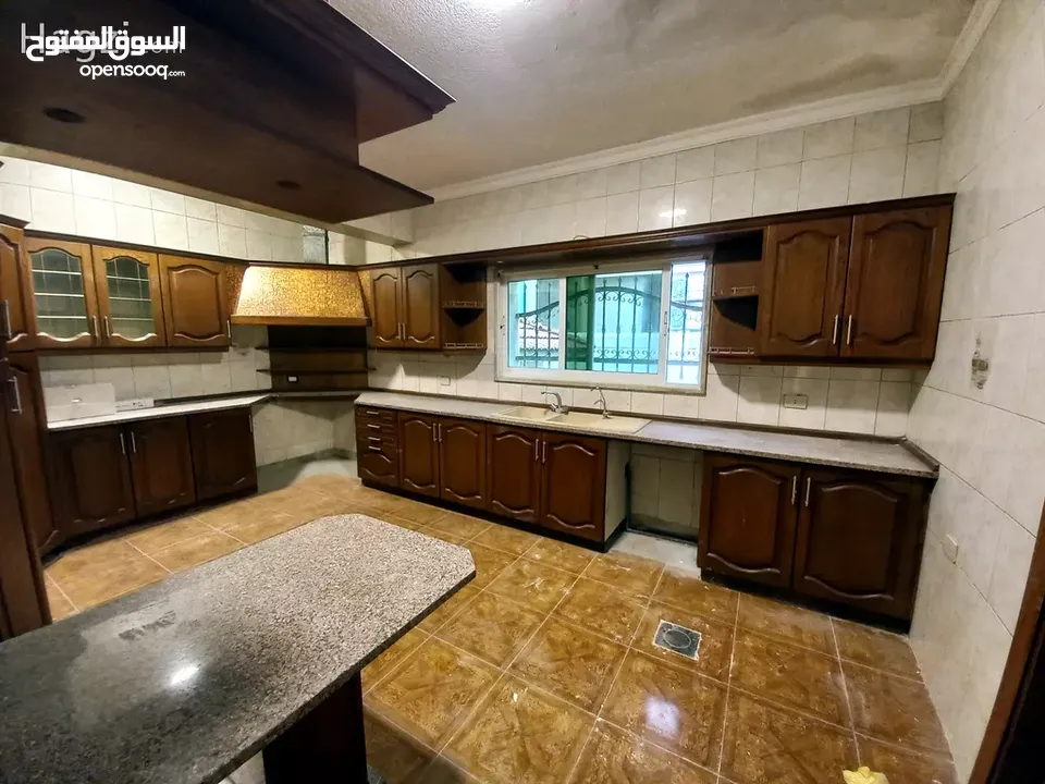 شقة غير مفروشة للإيجار 270م2 ( Property 15451 ) سنوي فقط