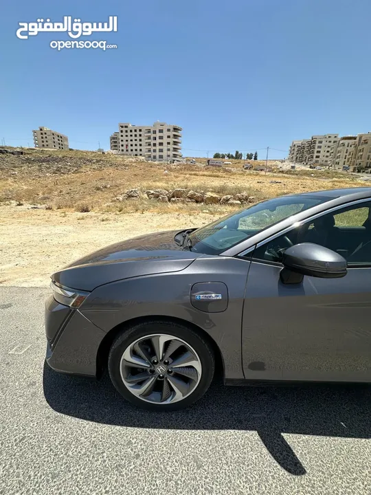 هوندا كلاريتي