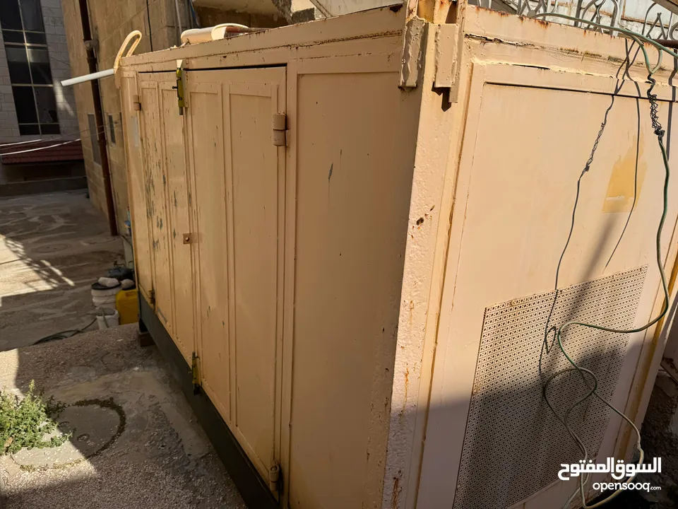 مولدات كهرباء -  80 kva- بريطاني - 3 فاز -مع كاتم صوت - بحالة ممتازة جدا