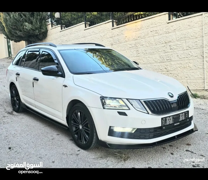 سكودا ستيشن 2020 ترخيص 2020  ماشيه 140 الف عداد اصلي افحص وين مبدك كل شي فيها واضح جير ماتور افحص