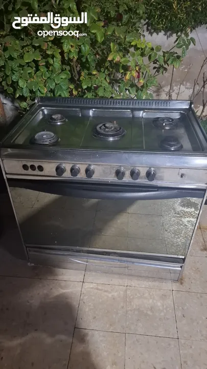 فرن غاز خمس عيون بحالة جيدة