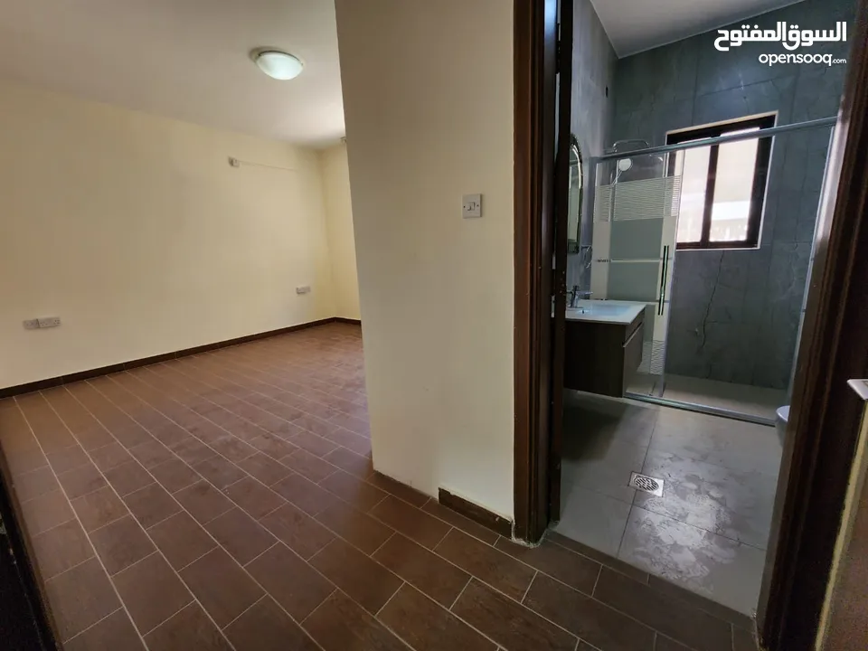 شقة فارغة للإيجار في عبدون - ref : 14626