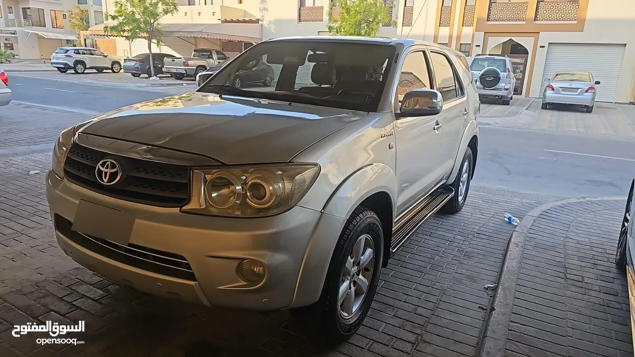 للبيع تيوتا فورتشنر موديل 2011