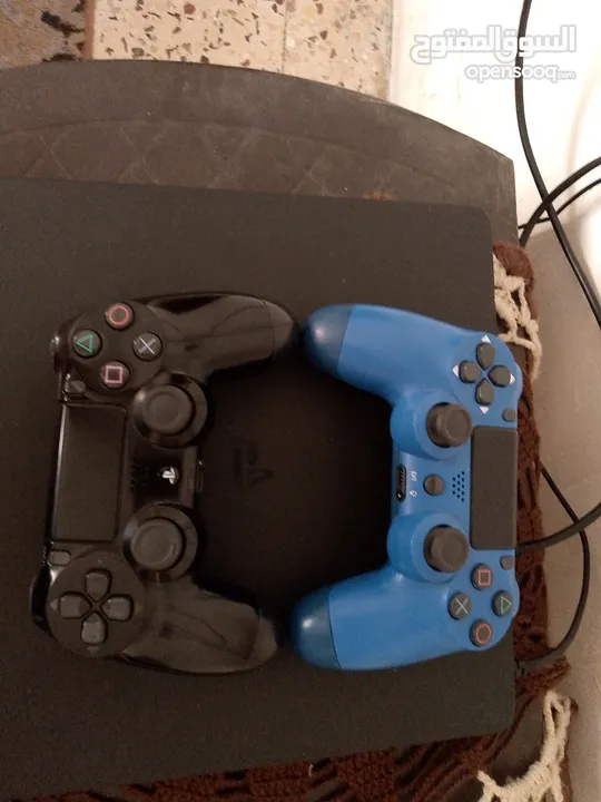 ...................... PS4 سليم 500GB + يد أصلية + يد.كوبي.- شبه جديد