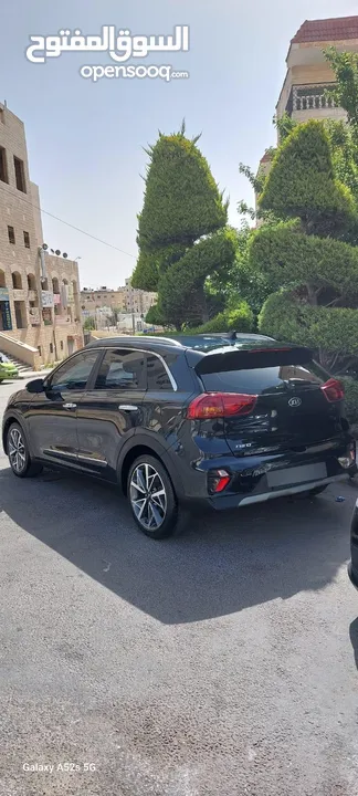 كيا نيرو هايبرد موديل 2020 لون كحلي فل كامل ما عدا الفتحة وارد كوريا