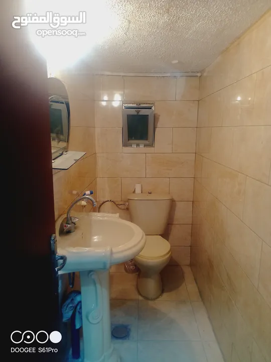 شقة للايجار ام اذينة
