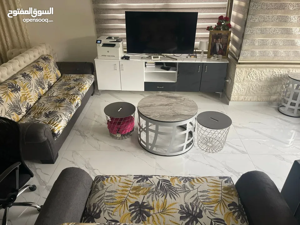 عفش بيت فاخر للبيع (برادي ، كنب، طاولات، مغسلة )