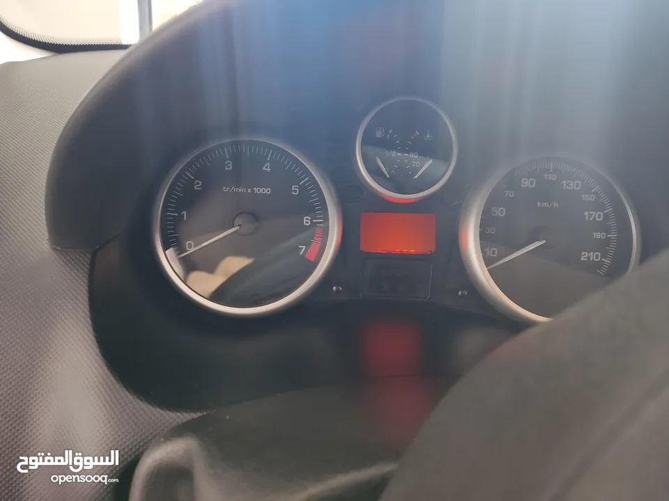 بيجو اصل وكاله يد اولى بحالة ممتازة