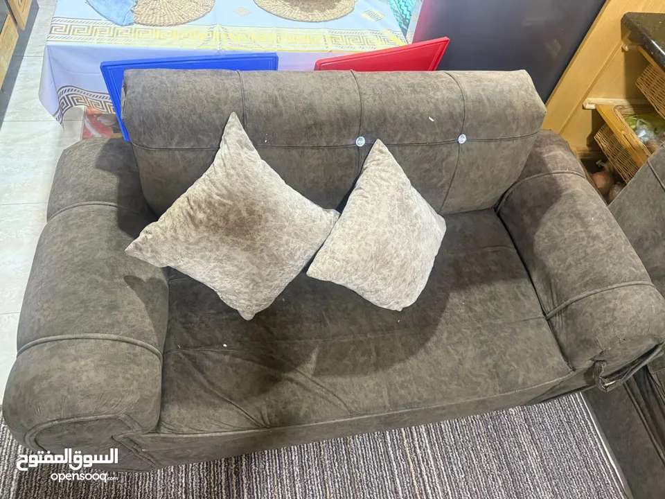 طقم كنب مستعمل سنه