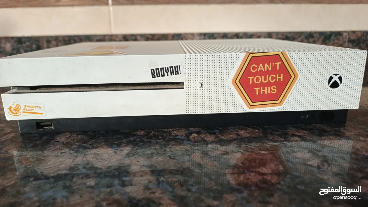 Xbox One S• مستعمل بحالة ممتازة