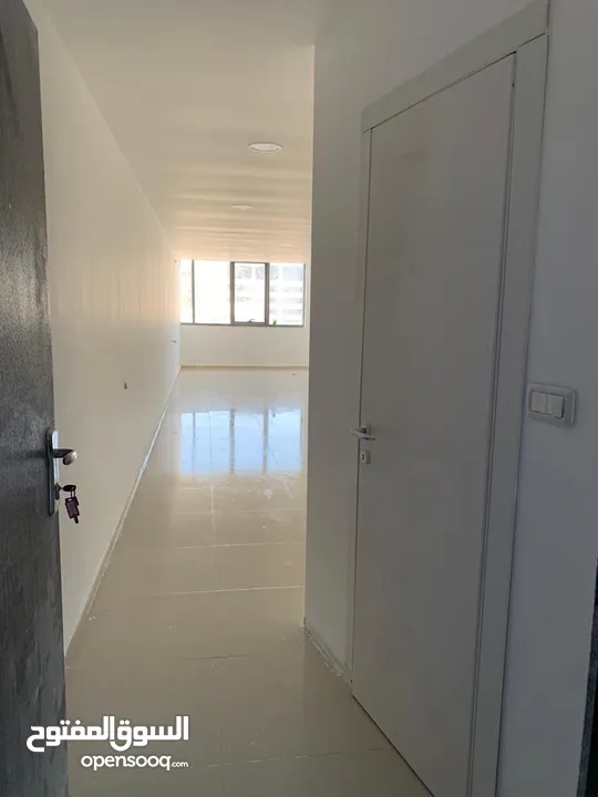 مكتبين جنب بعض 53 م و 61م