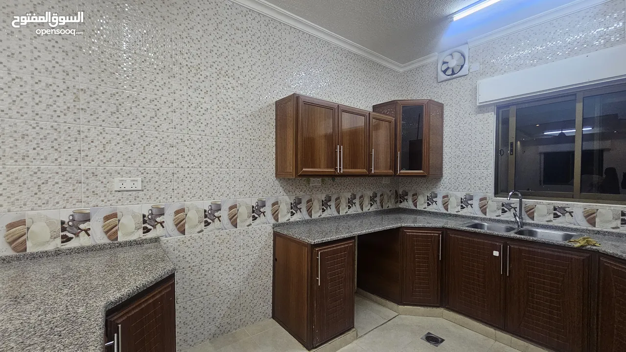 طابق كامل للإيجار