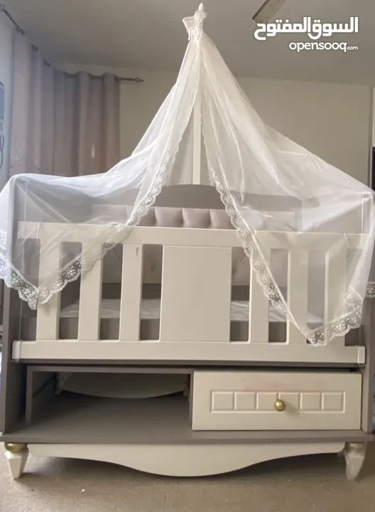سرير طفل من(عمر الشهور -عمر ثلاث سنوات)