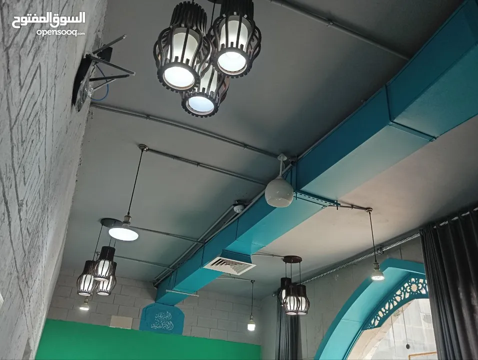 فرصة نادرة لأصحاب المكاتب والشركات الناشئة! أثاث مكتبي متكامل ومستعمل بحالة ممتازة – للبيع بسعر مميز