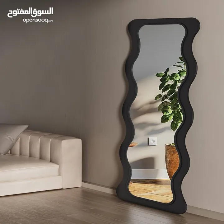 مرايا ستاند بإطار مخملي غاية الجمال بعدة الوان واشكال لمسة من الأناقة في منزلك
