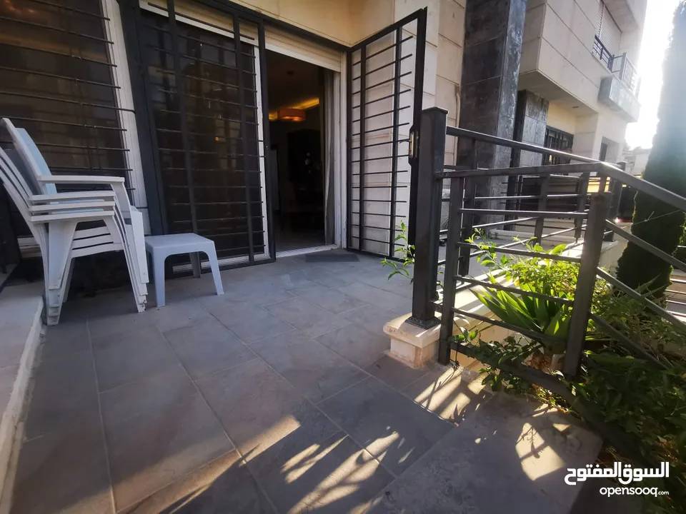 شقة مميزه (  ارضية )للايجار في  #الصويفيه مع ترس خارجي / مفروشة