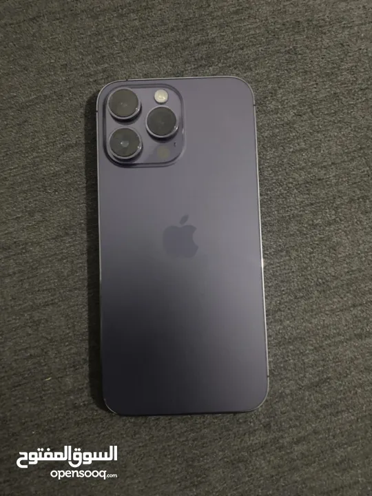 جهاز من ماركة أيفون موديل 14 حجم برو ماكس وبطارية : 88 والحجم برو ماكس