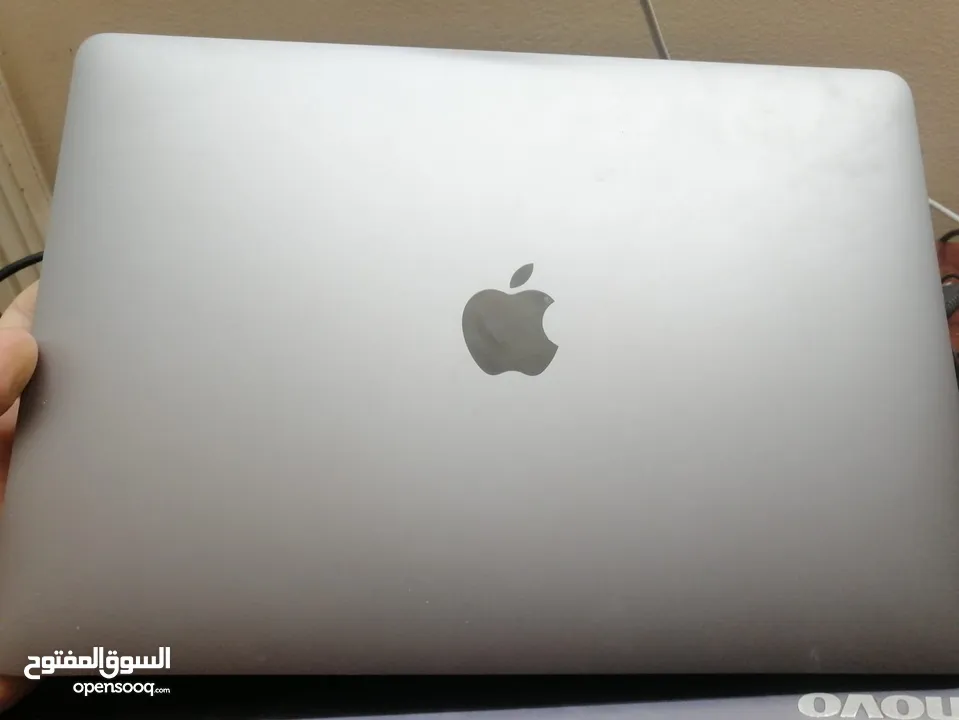 Apple MacBook M1