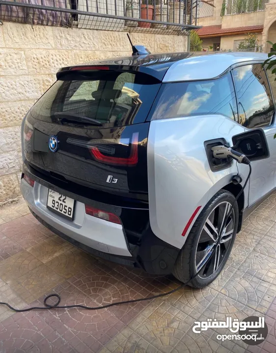 للبيع BMW i3 الفئه فحص كامل السيارة نظيفه ولا تحتاج اي صيانه البيع بداعي السفر
