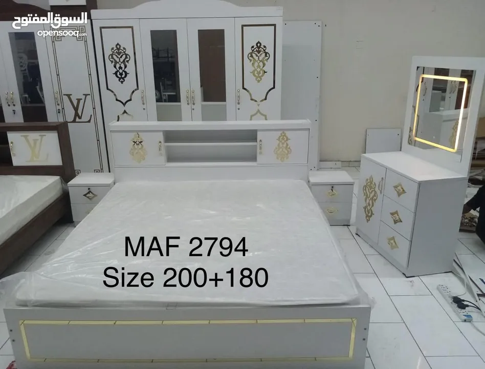 I am selling brand new bedroom set