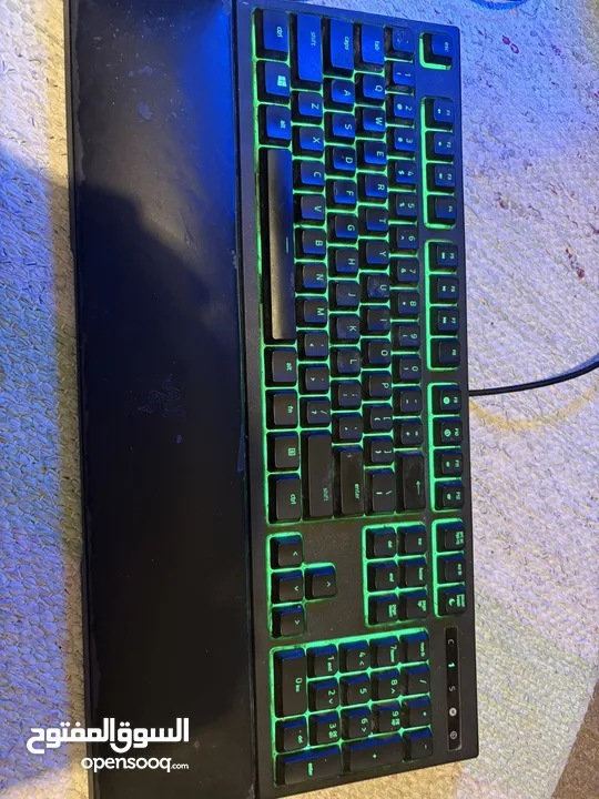 كيبورد razer ornata مع مخدة للايدين