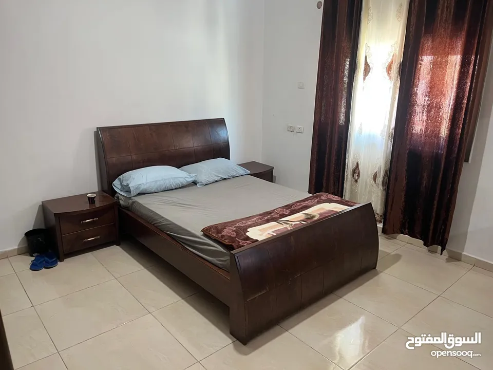استوديو مفروش للإيجار.