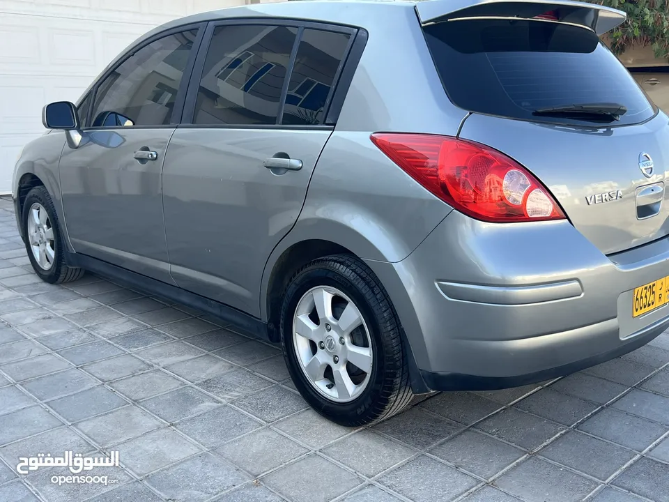 Nissan versa 2009 Automatic