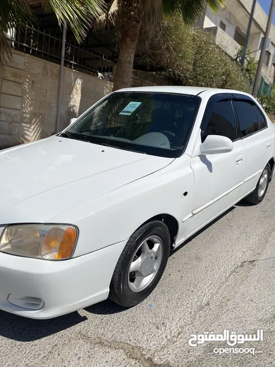 هيونداي فيرنا لون ابيضّ مميز موديل 1999