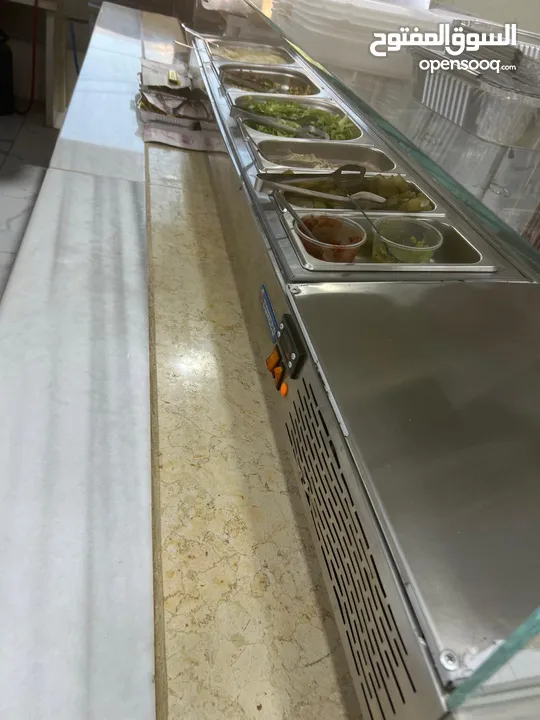 عدة مطعم للبيع