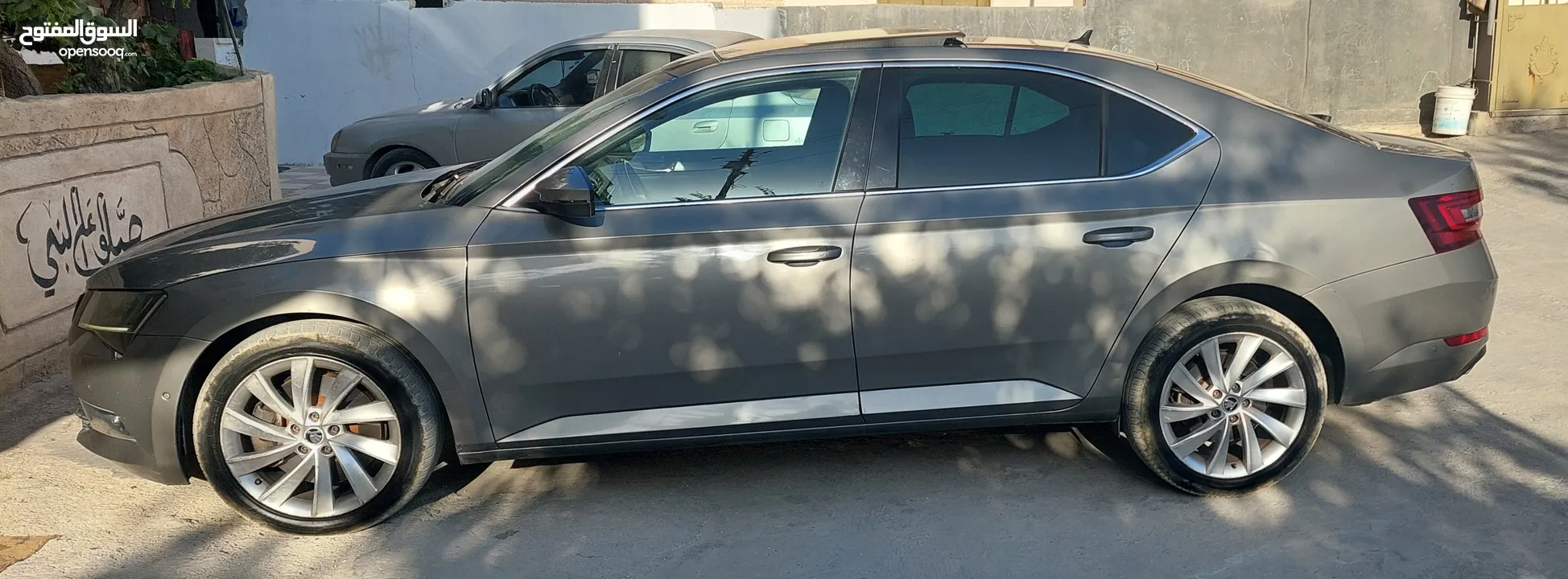 سكودا سوبير بنزين 2019 قوه محرك 2000 بجي 4 /4 280حصان تامين وترخيص شامل لعام كامل عداد قليل