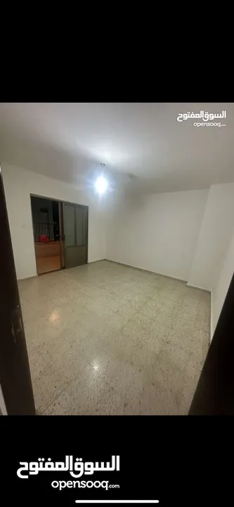 ثلاث غرف نوم غير مفروشة للايجار