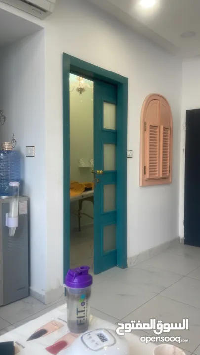 غرفة بمركز تجميل للايجار