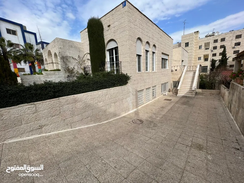 فيلا مميزة للبيع في أم السماق  ( Property ID : 30846 )