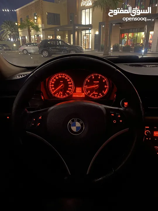 للبيع بي ام 320 اربعة سلندر 2011